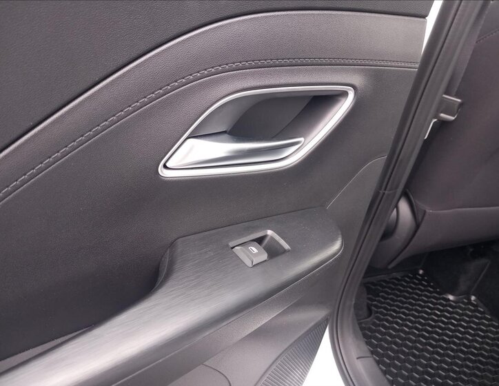 MG ZS SUV / Terénní 1,5 l 75 kw