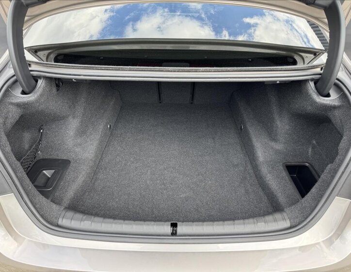 BMW Řada 5 Sedan / Limuzína 2,0 l 185 kw