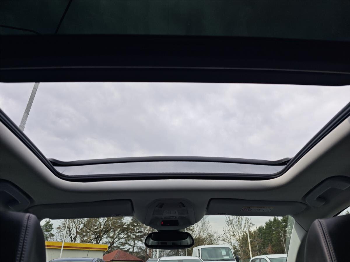 Peugeot 3008 SUV / Terénní 2,0 l 110 kw