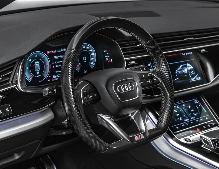 Audi Q8 SUV / Terénní 3,0 l 210 kw