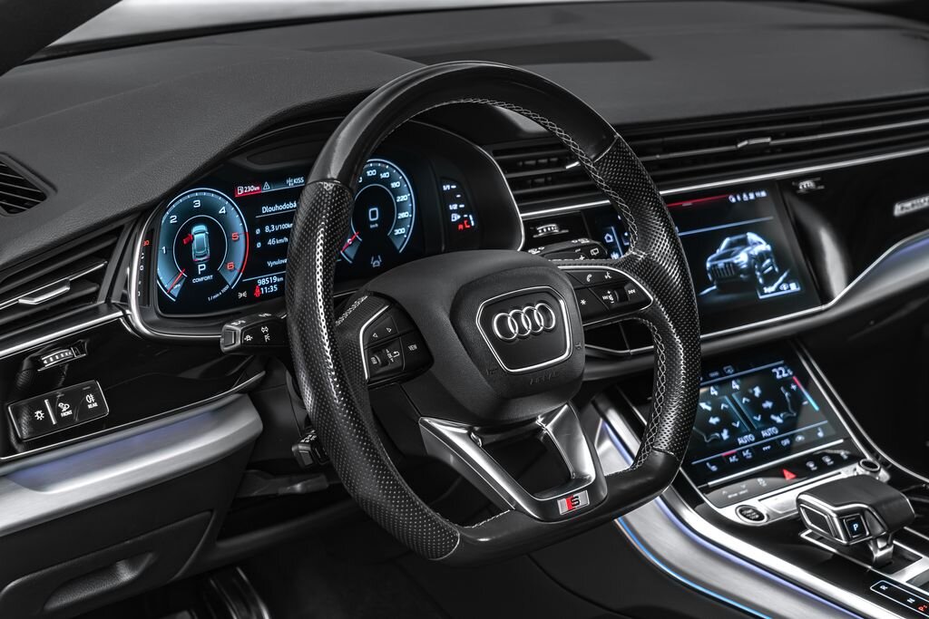 Audi Q8 SUV / Terénní 3,0 l 210 kw