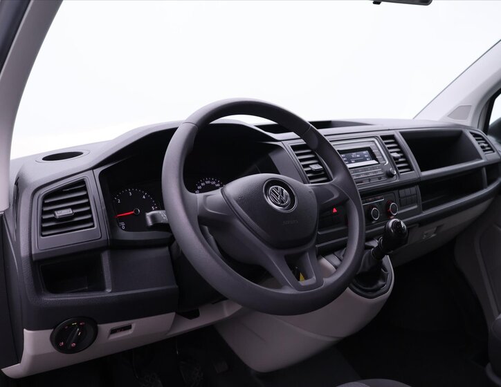 Volkswagen Transporter Kombi 2,0 l 62 kw