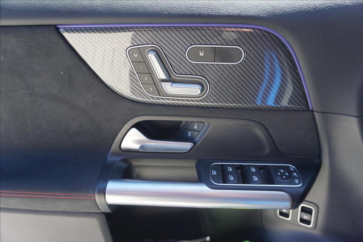 Mercedes-Benz GLA SUV 1,3 l 120 kw