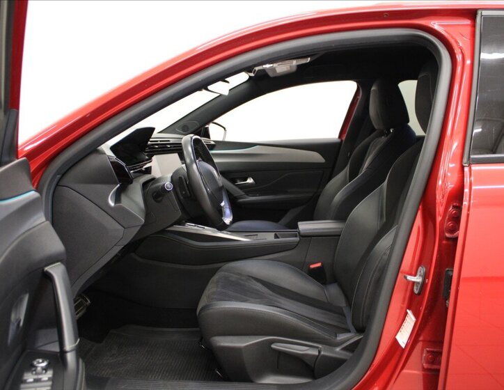 Peugeot 308 Hatchback 1,2 l 96 kw