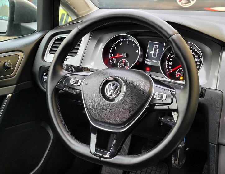 Volkswagen Golf 33