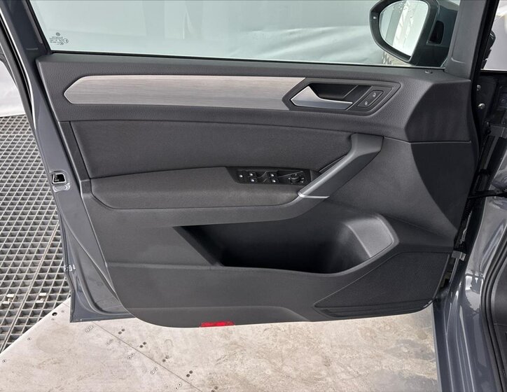 Volkswagen Touran MPV 1,5 l 110 kw