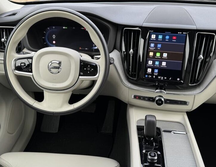 Volvo XC60 SUV / Terénní 2,0 l 145 kw