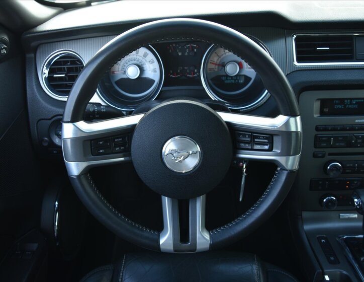 Ford Mustang Kupé 4,6 l 235 kw