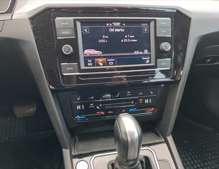 Volkswagen Passat Kombi 1,5 l 110 kw