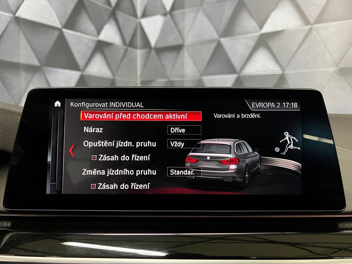 BMW Řada 5 Kombi 3,0 l 195 kw