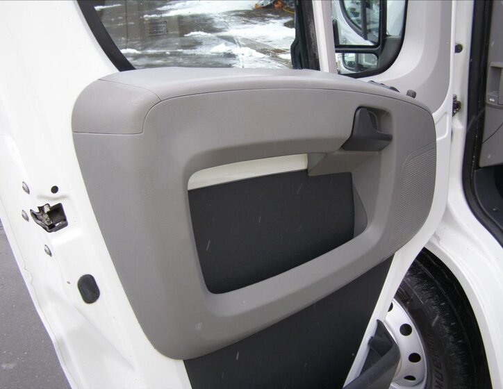 Peugeot Boxer Valník 2,2 l 88 kw