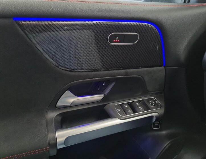 Mercedes-Benz GLB 12