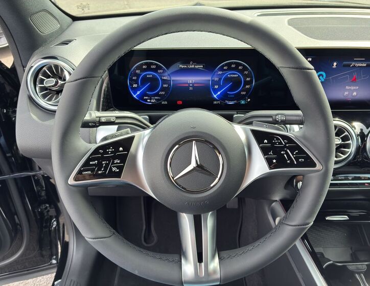 Mercedes-Benz EQB 18