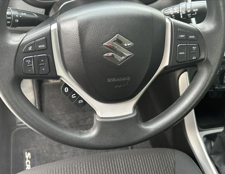 Suzuki S-Cross Hatchback 998,0 82 kw