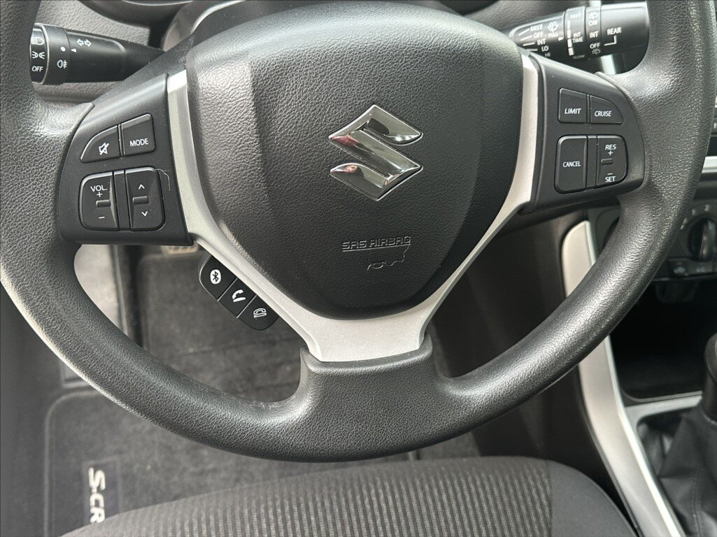 Suzuki S-Cross Hatchback 998,0 82 kw