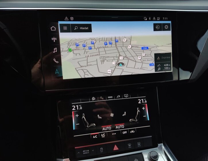 Audi e-tron SUV / Terénní 0,0 300 kw