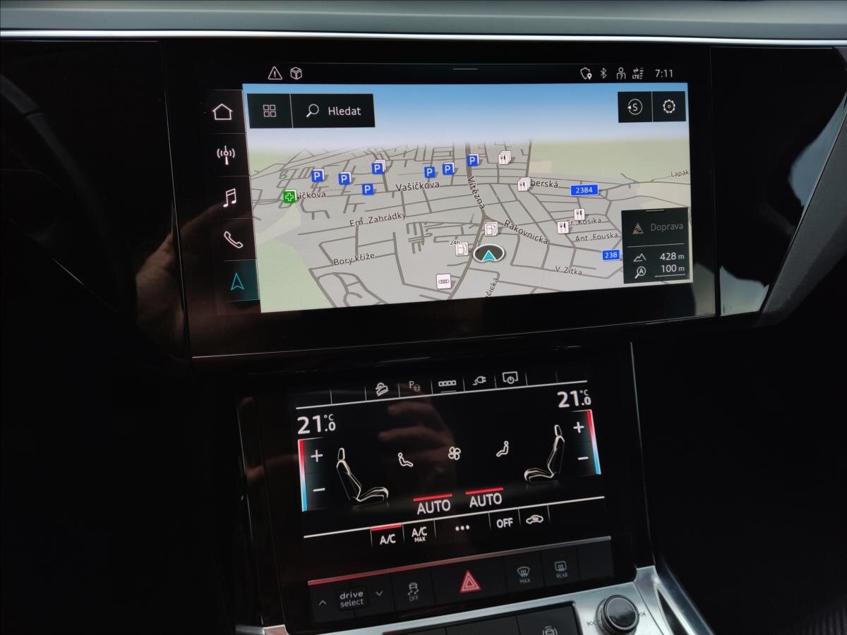 Audi e-tron SUV / Terénní 0,0 300 kw