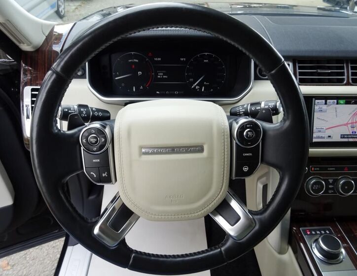 Land Rover Range Rover SUV 4,4 l 250 kw