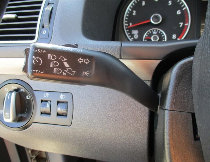 Volkswagen Touran Kombi 1,2 l 77 kw