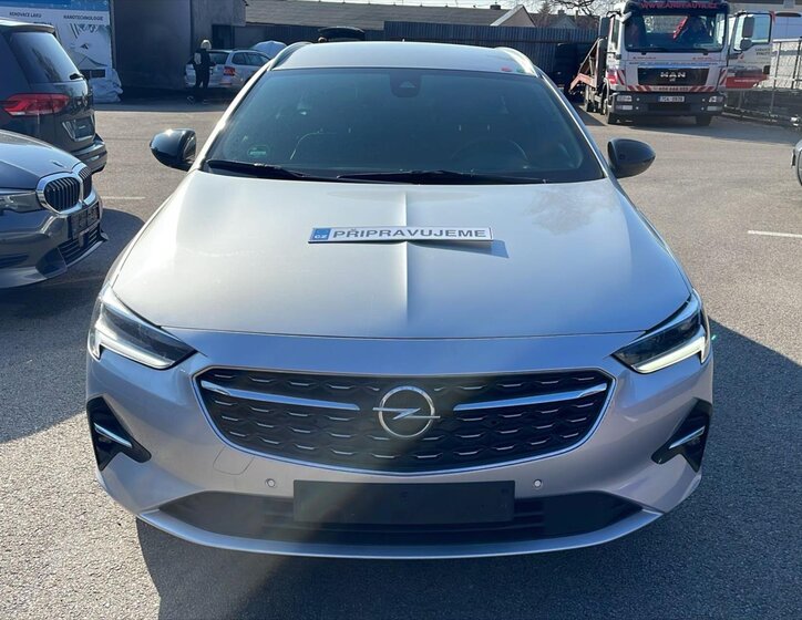 Opel Insignia Kombi 2,0 l 128 kw