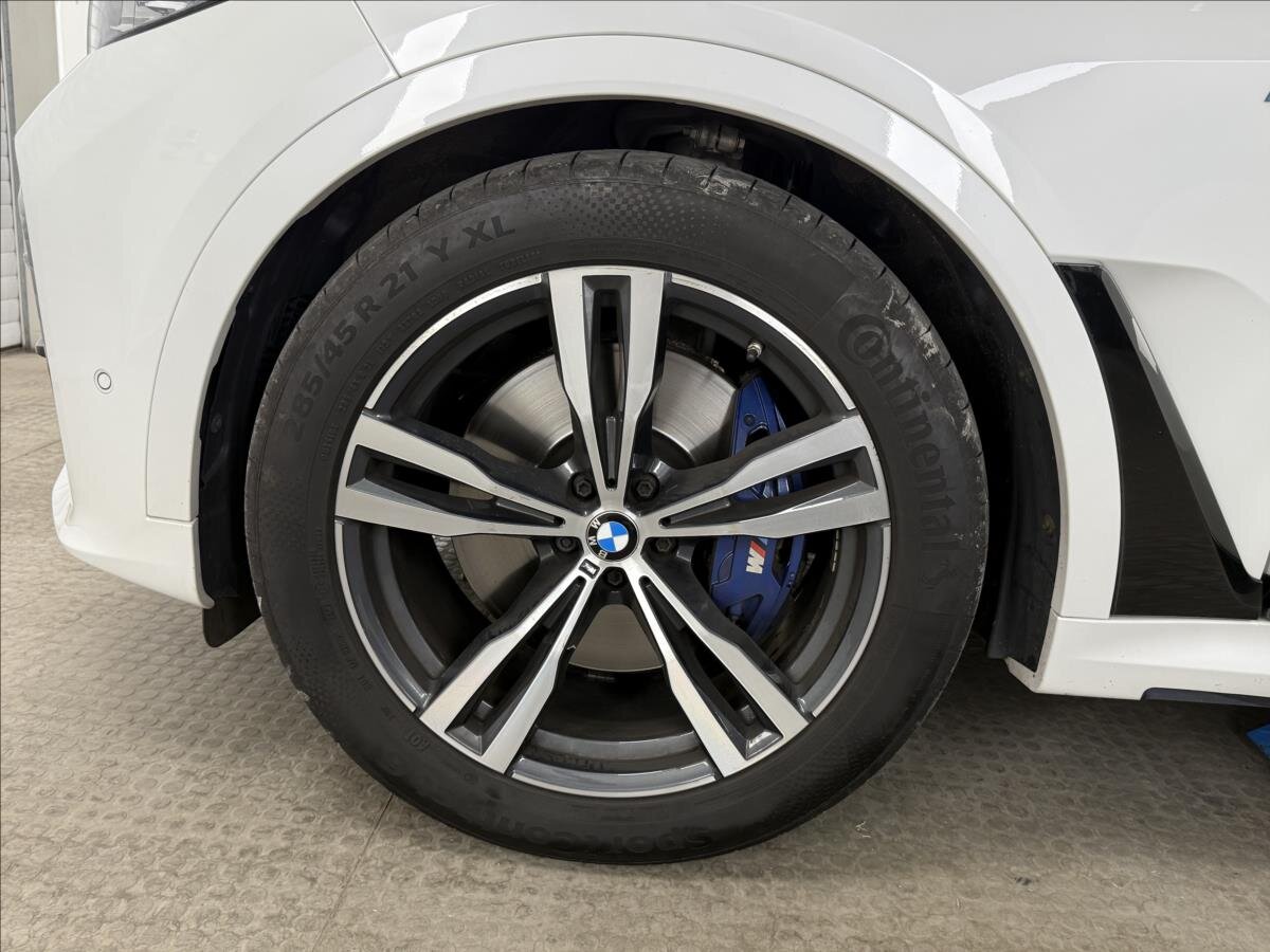 BMW X7 Kombi 3,0 l 250 kw