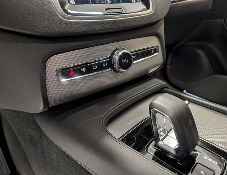 Volvo XC90 Ostatní 2,0 l 335 kw