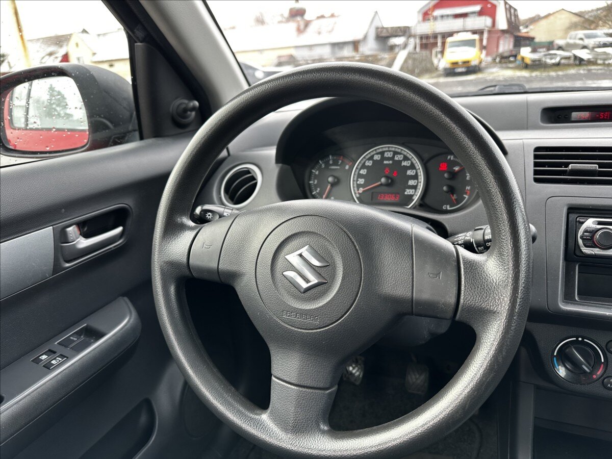 Suzuki Swift Hatchback 1,3 l 67 kw