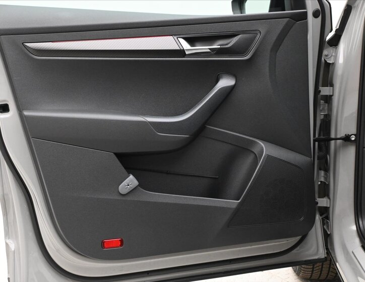 Škoda Karoq SUV / Terénní 1,5 l 110 kw