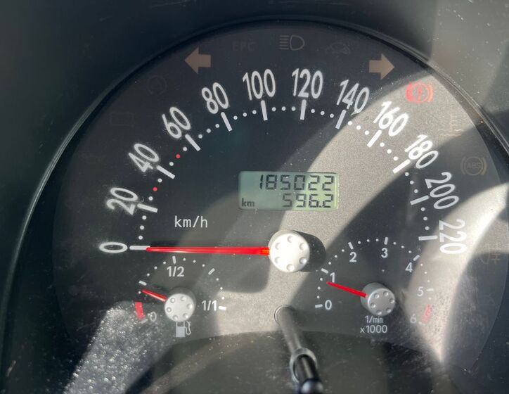 Volkswagen New Beetle 7