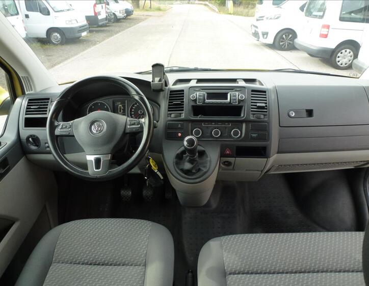 Volkswagen Caravelle 29