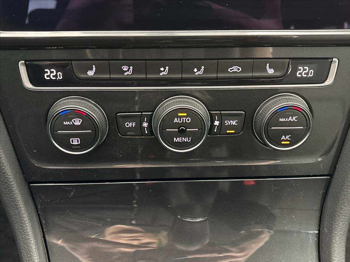 Volkswagen Golf Kombi 1,5 l 96 kw