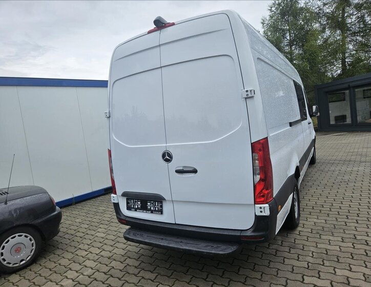 Mercedes-Benz Sprinter 3
