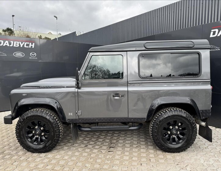 Land Rover Defender Skříň 2,2 l 90 kw
