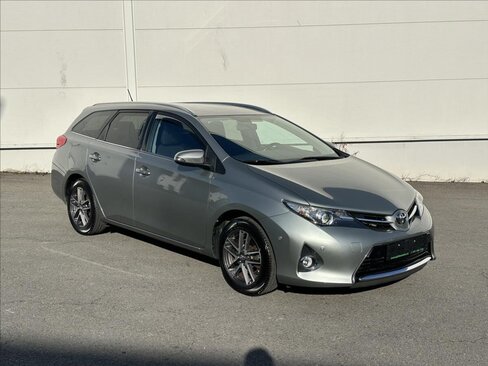 Toyota Auris Kombi 1,6 l 98 kw