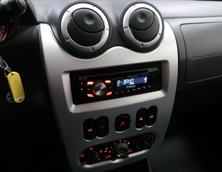 Dacia Sandero Hatchback 1,1 l 55 kw