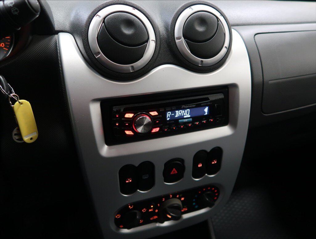 Dacia Sandero Hatchback 1,1 l 55 kw