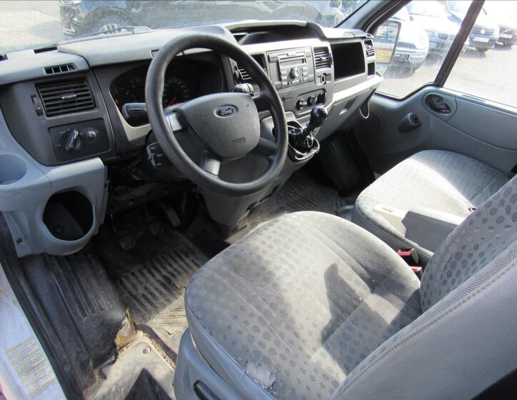 Ford Transit Skříň 2,2 l 74 kw