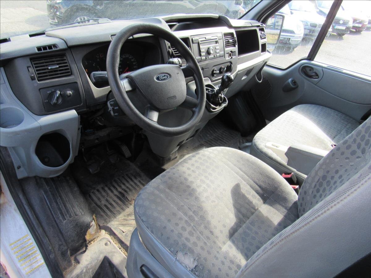 Ford Transit Skříň 2,2 l 74 kw