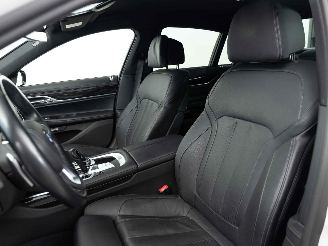 BMW Řada 7 Sedan 4,4 l 330 kw