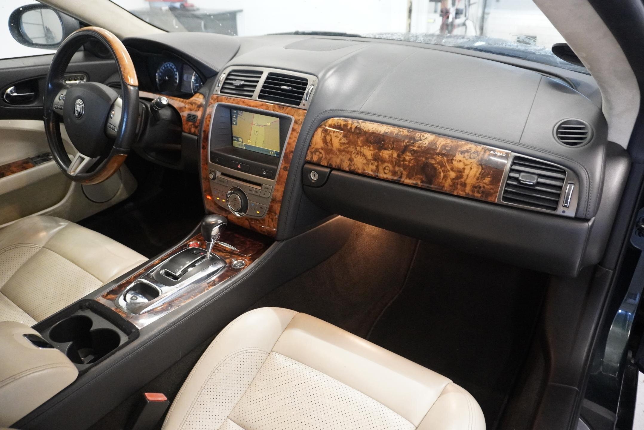 Jaguar XK8 Ostatní 4,2 l 219 kw