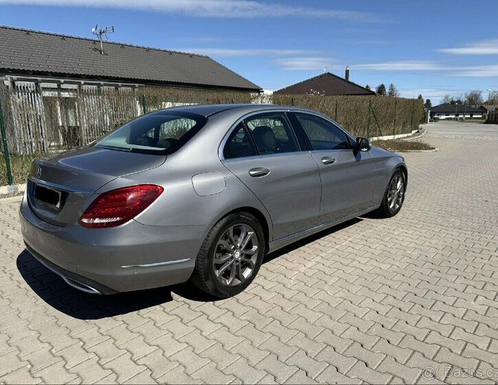 Mercedes-Benz Ostatní Sedan / Limuzína 0,0 125 kw