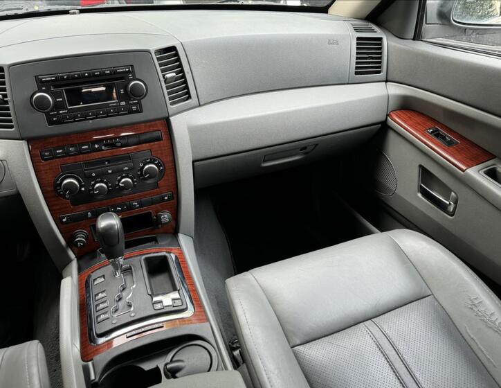 Jeep Grand Cherokee 38