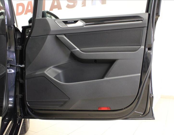 Volkswagen Touran 11