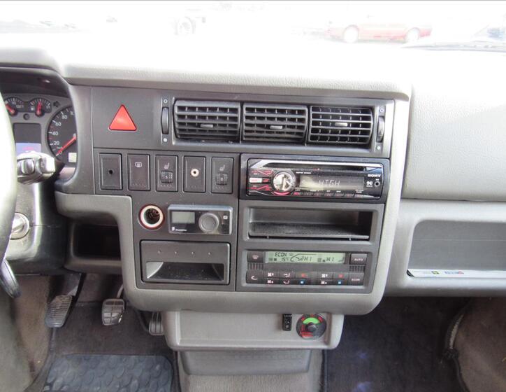 Volkswagen Multivan 17