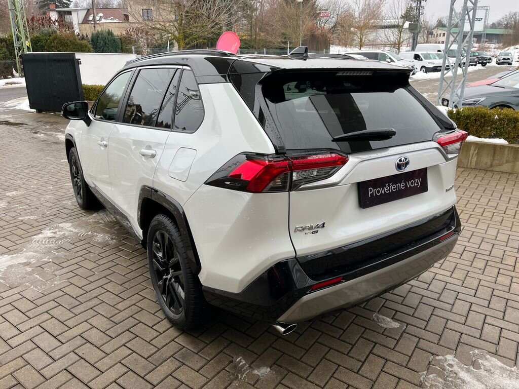 Toyota RAV4 SUV 2,5 l 131 kw