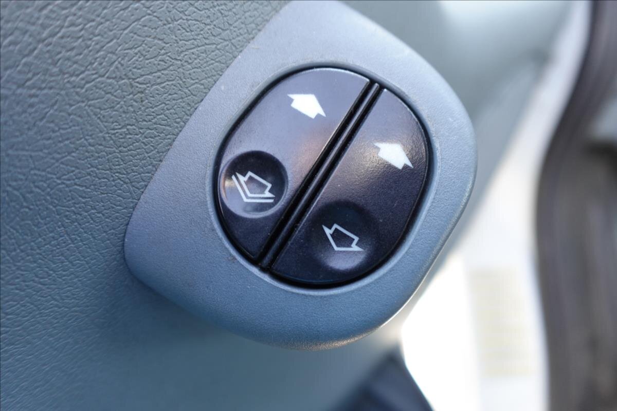 Ford Transit Skříň 2,4 l 85 kw