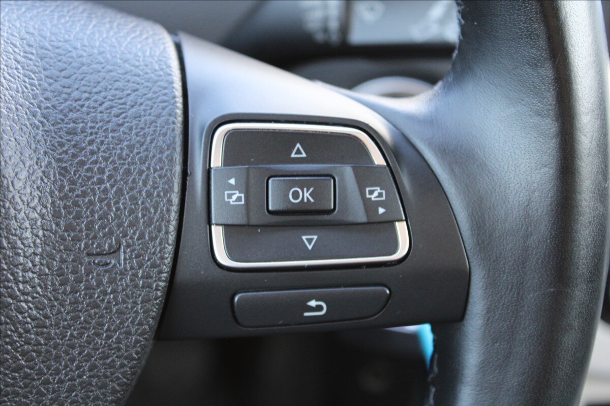 Volkswagen Passat Kombi 1,6 l 77 kw