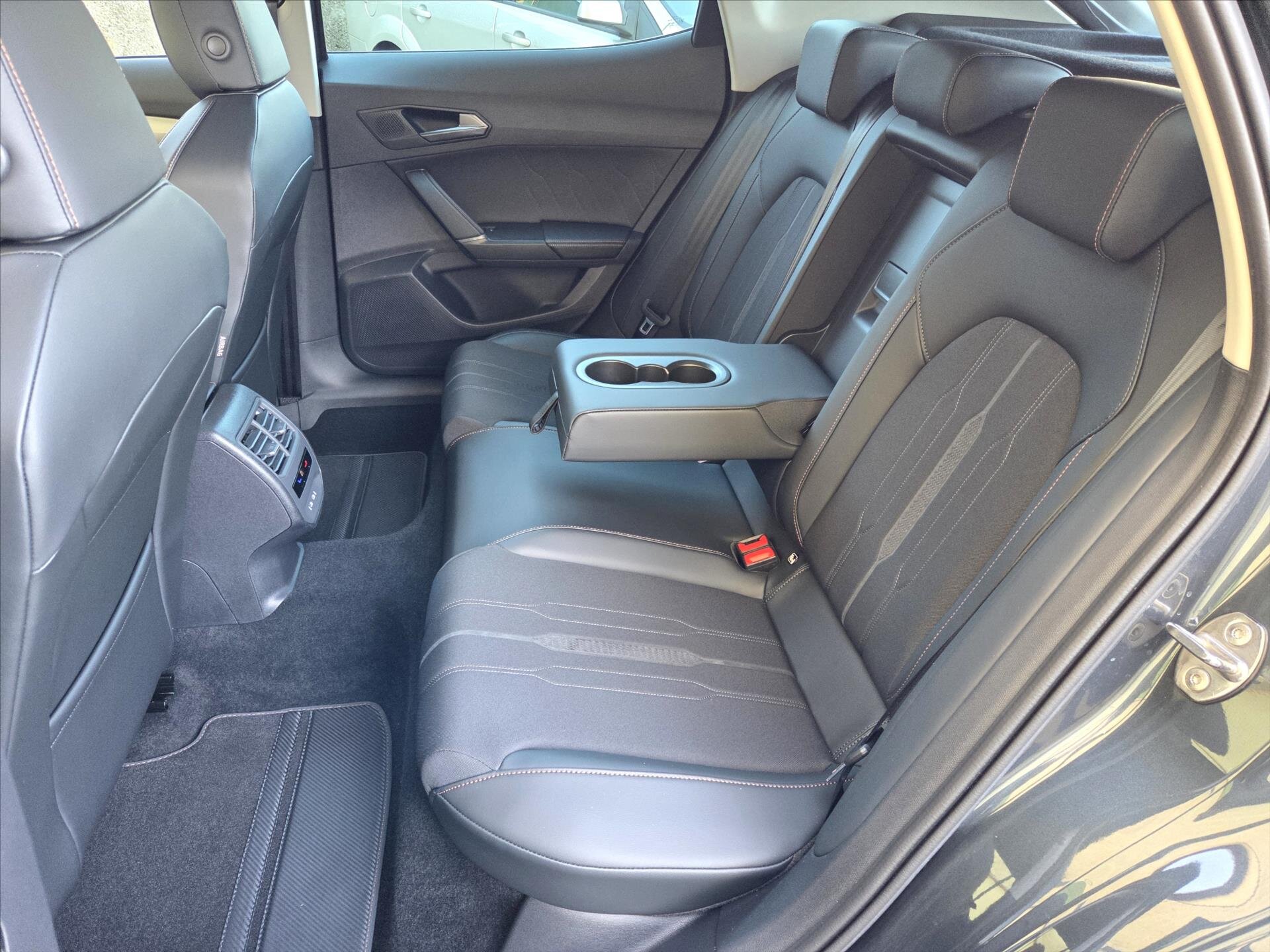 Cupra Formentor SUV / Terénní 2,0 l 140 kw