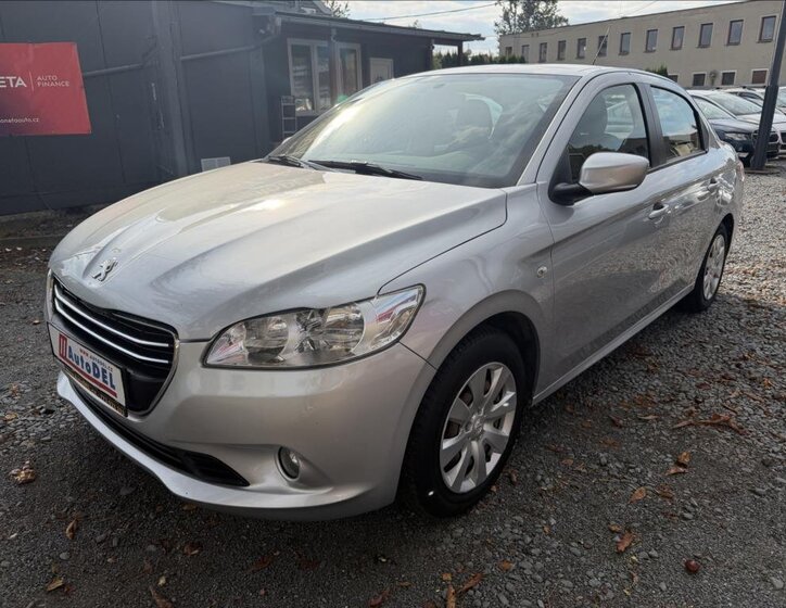 Peugeot 301 Sedan 1,2 l 53 kw