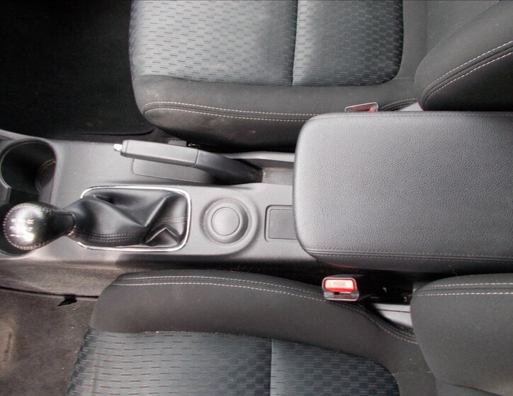 Mitsubishi Outlander SUV / Terénní 2,0 l 110 kw